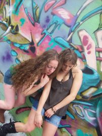 Corps-peau-ration (2013) - Choregraphie Josiane Fortin - Photo Maxime Roure Desjardins - Interpretes Josiane Fortin et Myriam Tremblay-Quevillon