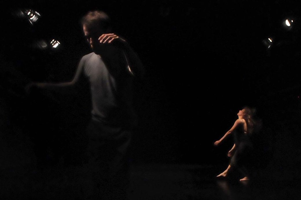 Aisthesis (2015) - Chorégraphie Josiane Fortin - Photo Cindy Lopez - Interprètes Myriam Temblay-Quévillon et Antoine Turmine.