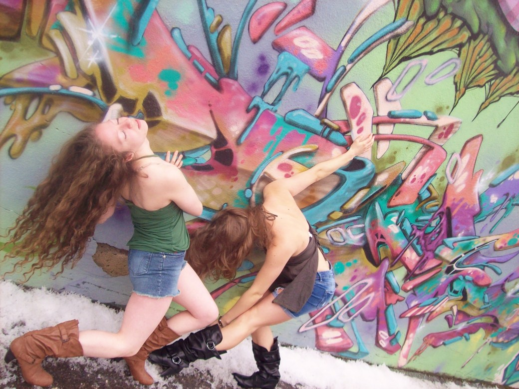 Corps-peau-ration (2013) - Choregraphie Josiane Fortin - Photo Maxime Roure-Desjardins - Interpretes Josiane Fortin et Myriam Tremblay-Quevillon -